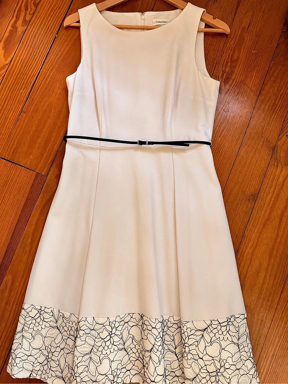 Calvin Klein Floral Lace Hem Dress in White & Black Size 6